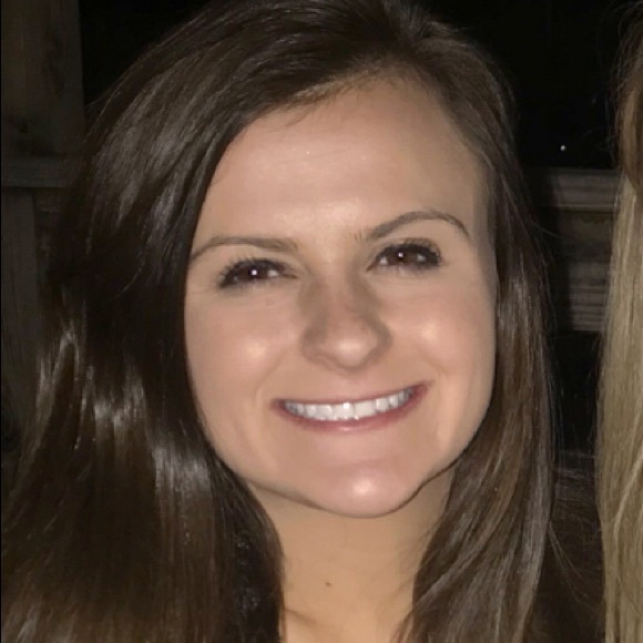 Meet your Posher, Caroline - Picture 1 of 1